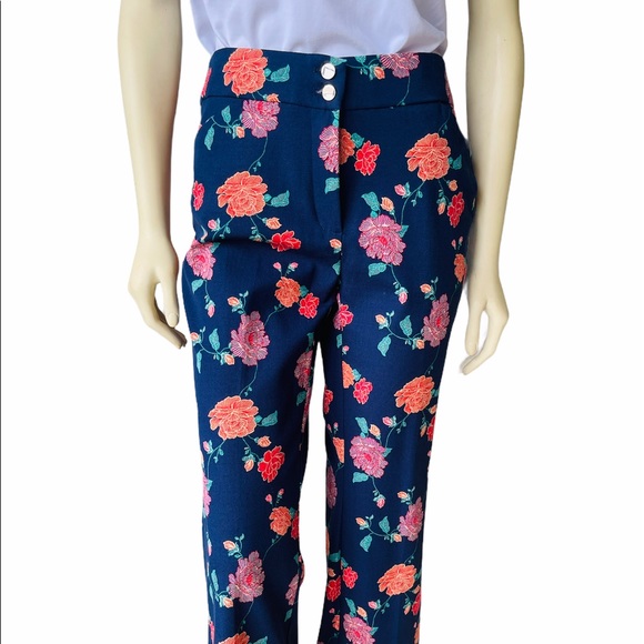 Pants Capri Chico’s Navy Blue Secret Stretch Waist Floral - Picture 8 of 10